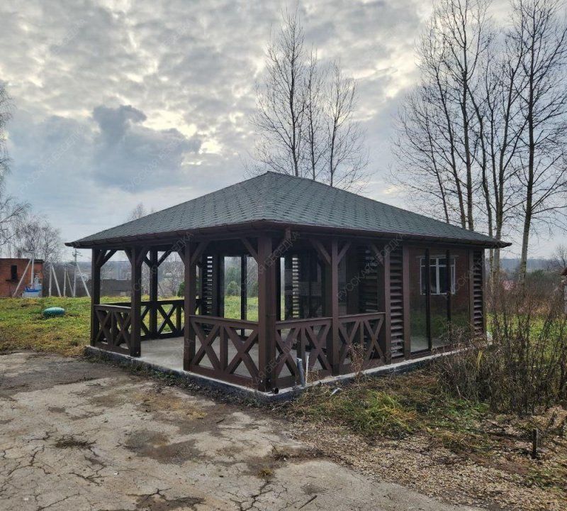 Закрытая беседка Клима